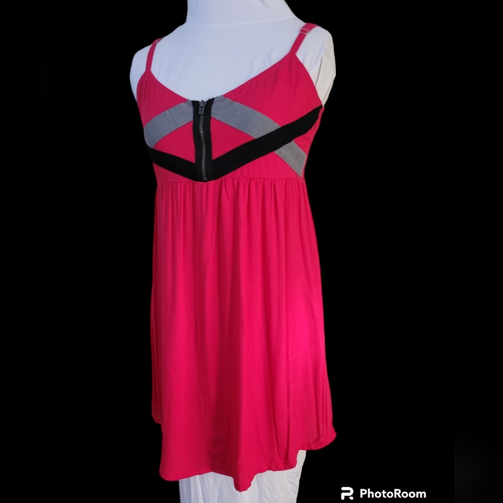 Roxy‎ Long length Tank Top, size small, fuchsia pink
